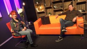 Zingende tegelzetter Peter Meijer in ‘De Bank’