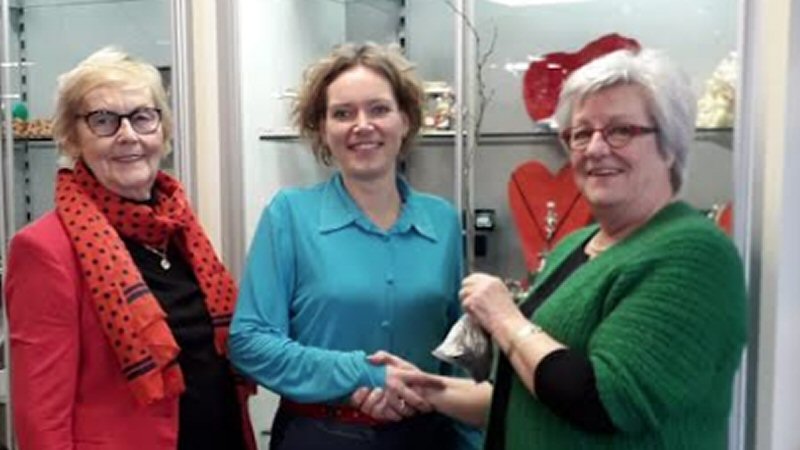 Agnes Kroese bezoekt Dorcas Schagen