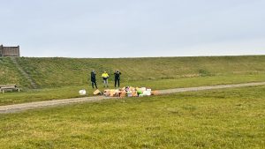Vermoedelijk drugsafval aan de Lotweg