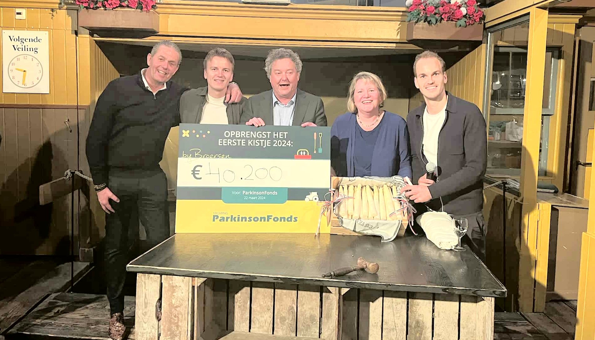 Eerste kistje asperges goed voor € 40.200,-