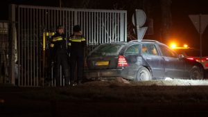 Politie onderzoekt ‘explosief’ bij auto