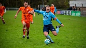 Bloemendaal houdt met 9 man stand tegen FC Den Helder