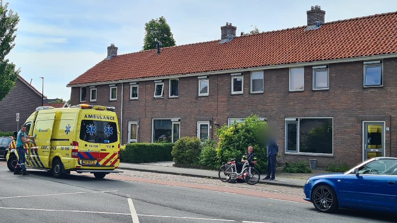 Automobilist rijdt fietser aan in Schagen