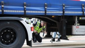 Fietser ernstig gewond bij aanrijding