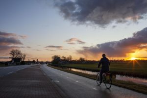 Provincie maakt fietspaden veiliger met kantmarkering