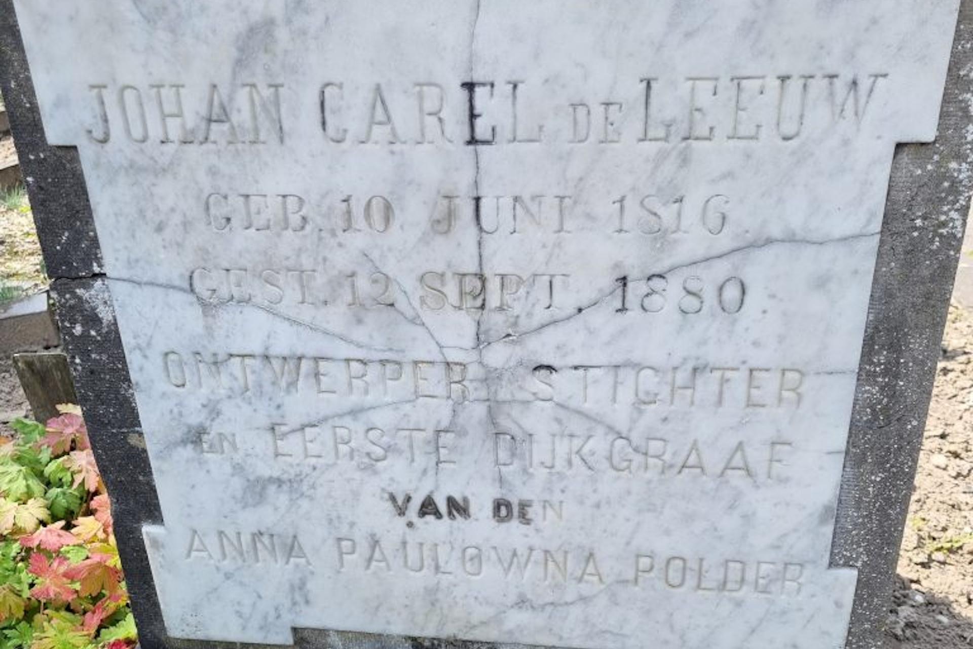 Gedenkplaat Johan Carel de Leeuw hersteld