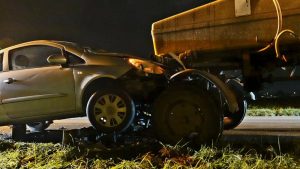 Frontale botsing tractor en personenauto
