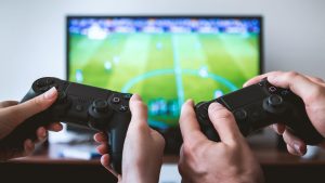 De Hoofdzaak organiseert gratis bite & game avond voor kwetsbare jongeren