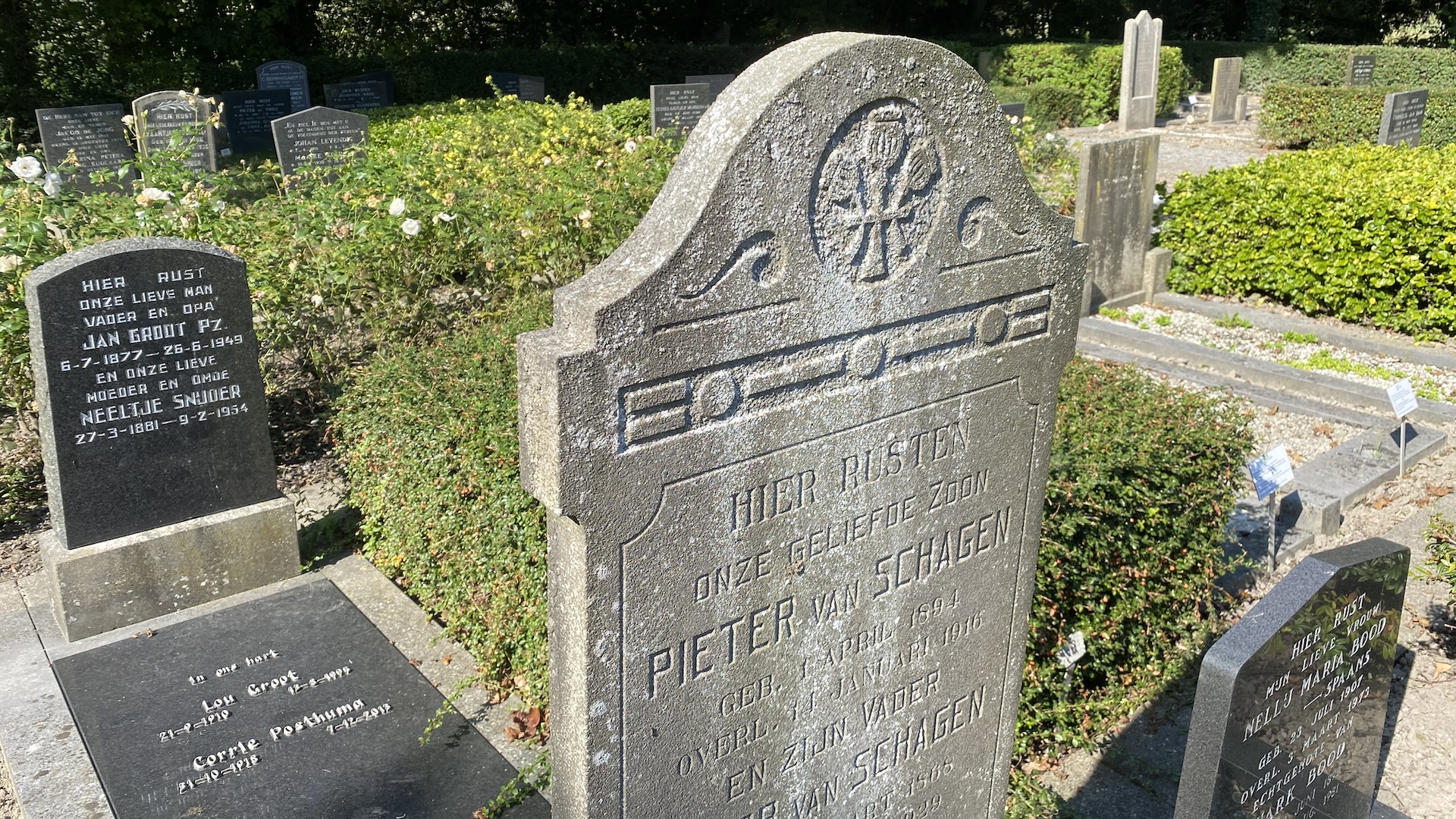 Waardevolle graven erkend in Dirkshorn