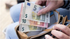 Vraag naar hulp bij geldzorgen verdubbeld