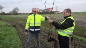 Heddes geeft plantstokje door aan Bügel (video)