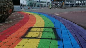 Geen camerabeelden bekladden regenboogpad