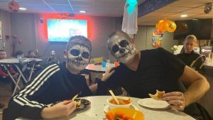 Spooky taferelen op de tennisclub