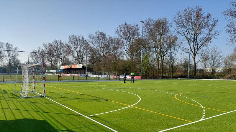 Nieuw kunstgrasveld op sportpark Groenoord