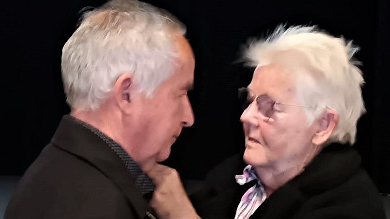 Henk de Boer krijgt Zilveren Tomaat speld SP
