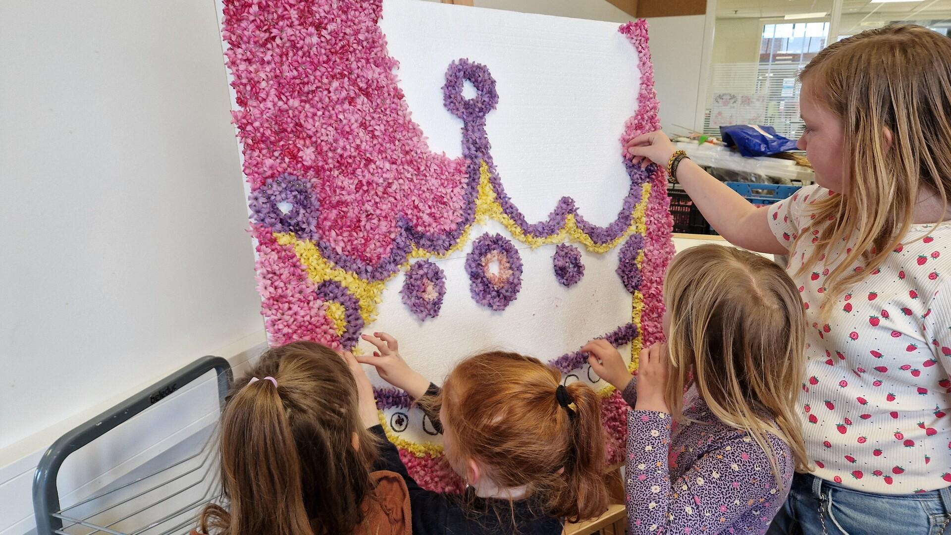 IKC De Kroon maakt koninklijk kunstwerk voor Bloemendagen Anna Paulowna