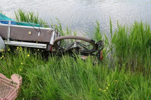 Fietsster licht gewond na losschieten aanhanger