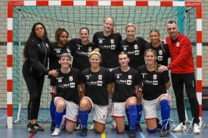 Vrouwen Zeemacht maken ondanks verlies sterke indruk