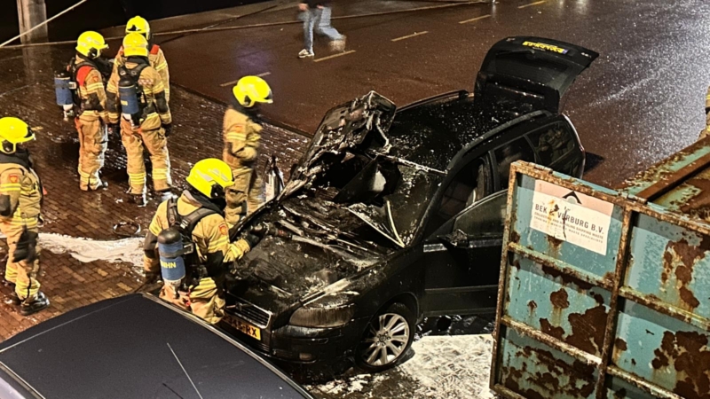 Autobrand op Havenkade Den Oever
