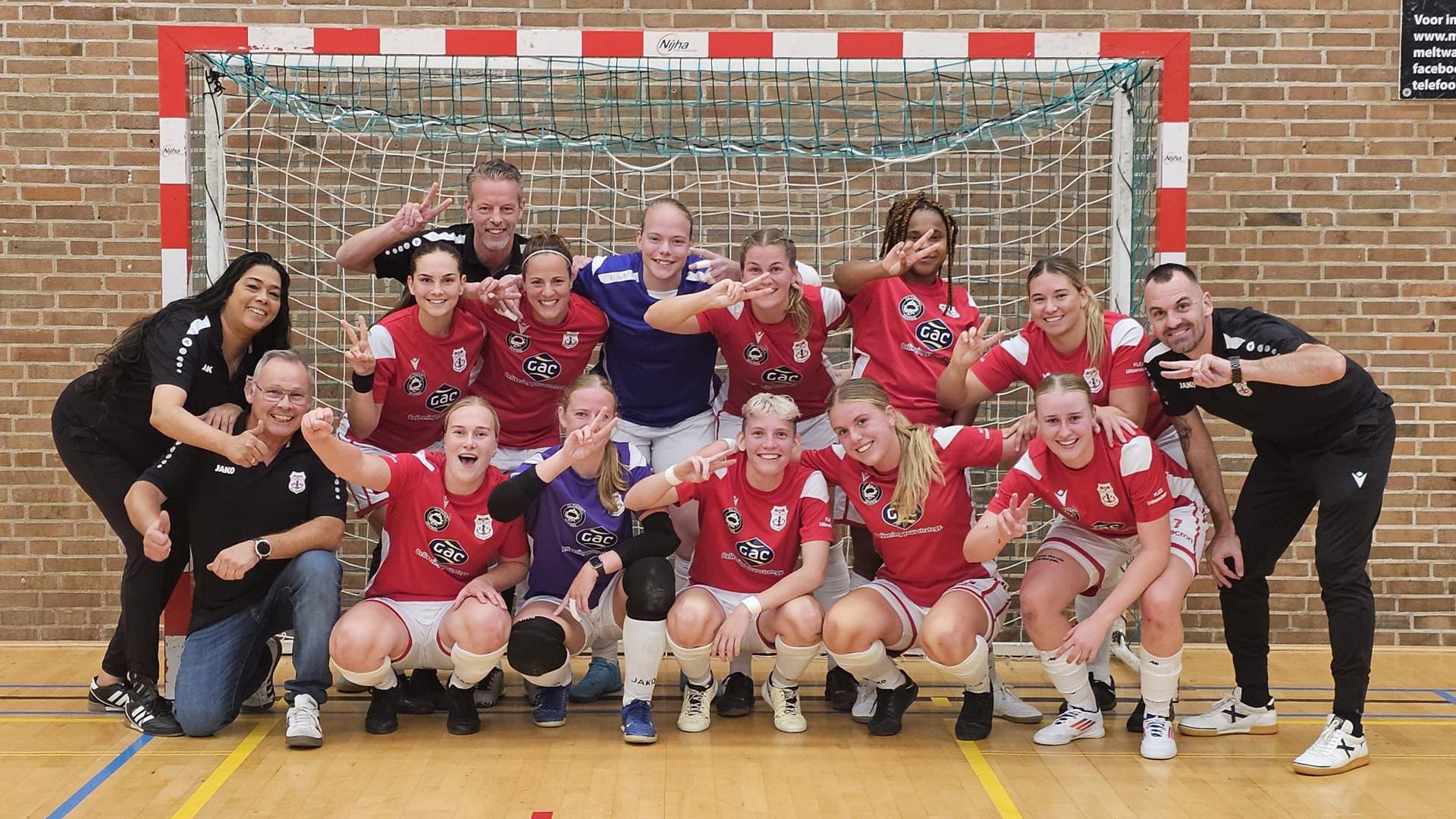 Zeemacht heren verliezen, vrouwen winnen overtuigend