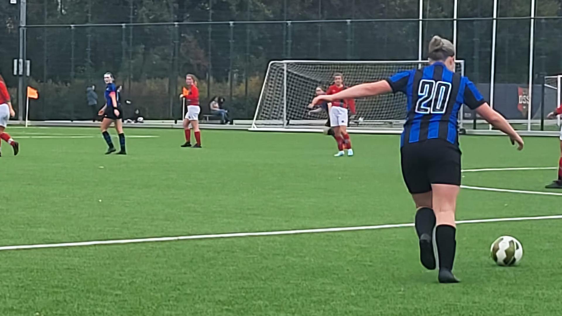 Strijdbaar JVC blijft overeind