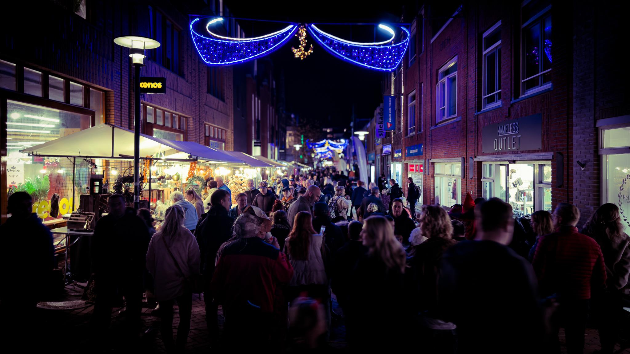 Halloweenmarkt trekt honderden bezoekers naar binnenstad Den Helder
