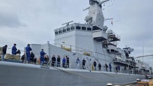 Jongeren interesseren zich in Defensie tijdens infodag Marine
