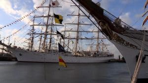 Sail Den Helder biedt hulp aan jongeren om mee te varen als trainee tijdens Tall Ships race (video)