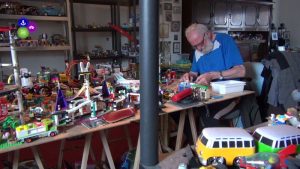 Jaap zijn woonkamer staat vol met LEGO