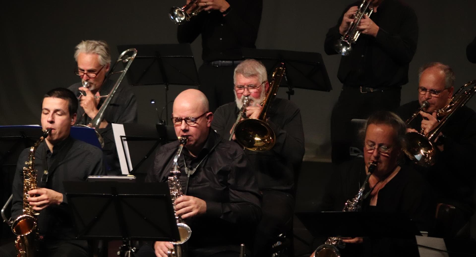 Kerstoptreden Jacky Roofers Bigband in de Keesschuur
