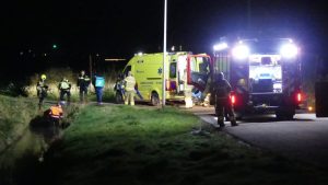 Fietser te water in Schagen