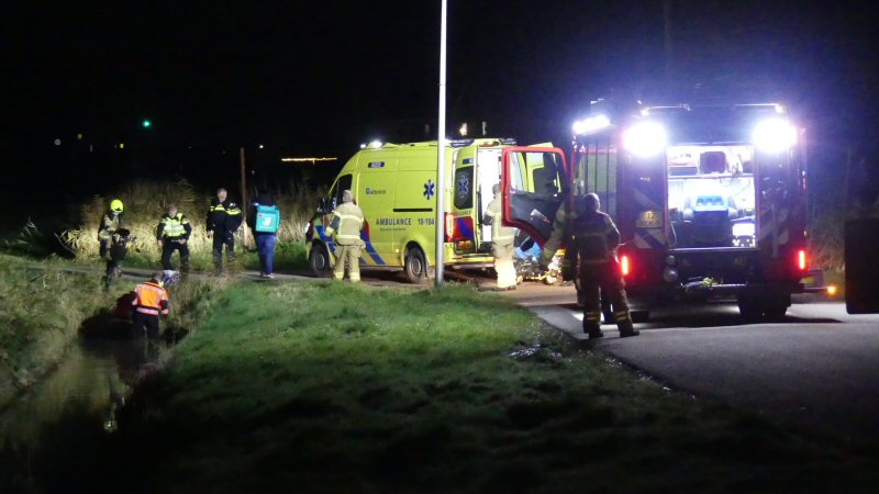 Fietser te water in Schagen