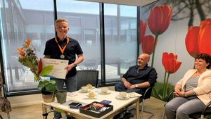 Justin in spotlight door Nederlandse Uitdaging