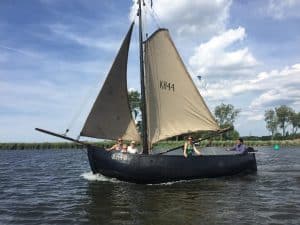 Ten minste acht partijen betalen mee aan winterstalling voor ansjovisjol KH44 in Kolhorn