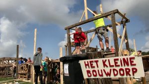 Weekje timmerpret bij huttenbouw KIVAS(video)