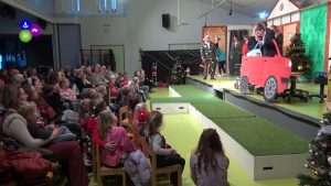 Kerstmusical brengt Warmenhuizen samen(video)
