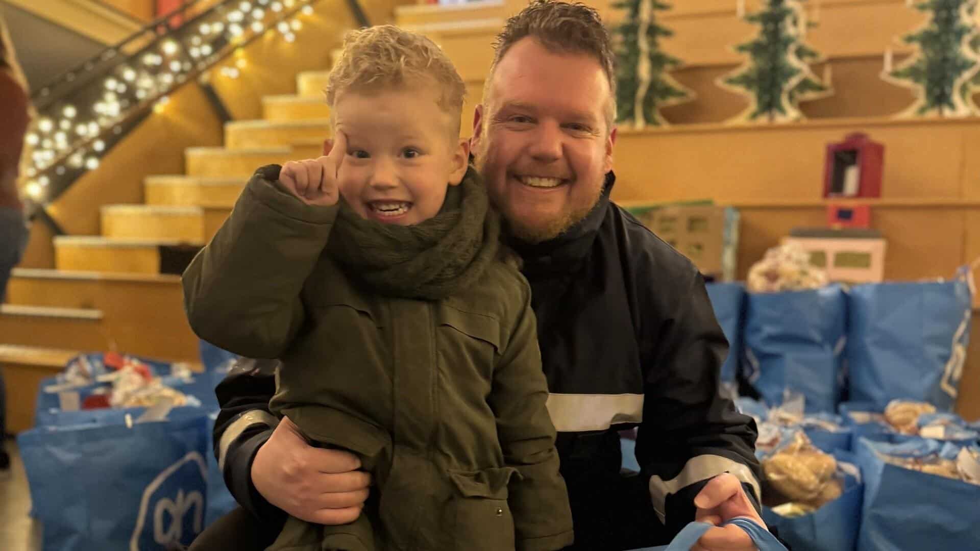 Leerlingen Schoter Duijn ontvangen gezond kerstpakket