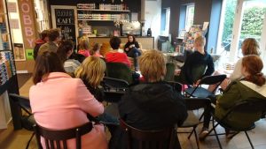Sanne Rooseboom bij boekhandel Plukker