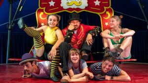 Kindertheater tussen de wijnranken