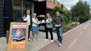 Nieuw kinderzwerfboekstation brengt leesplezier naar Hippolytushoef