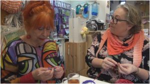 Kitty zoekt een hobby – Door de wol geverfd