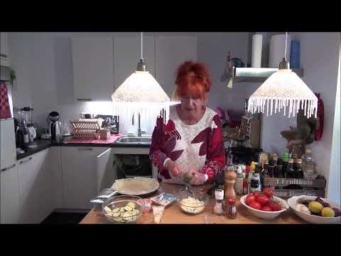 Kitty kookt… Hartige taart met courgette, feta en pecannoten