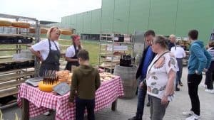 Drukte bij open dag Klaver kaas (video)