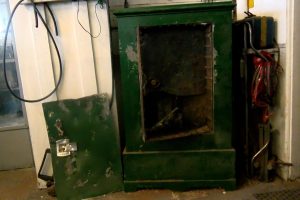 Video: Brutale inbraak bij garage Kout in Wieringerwaard