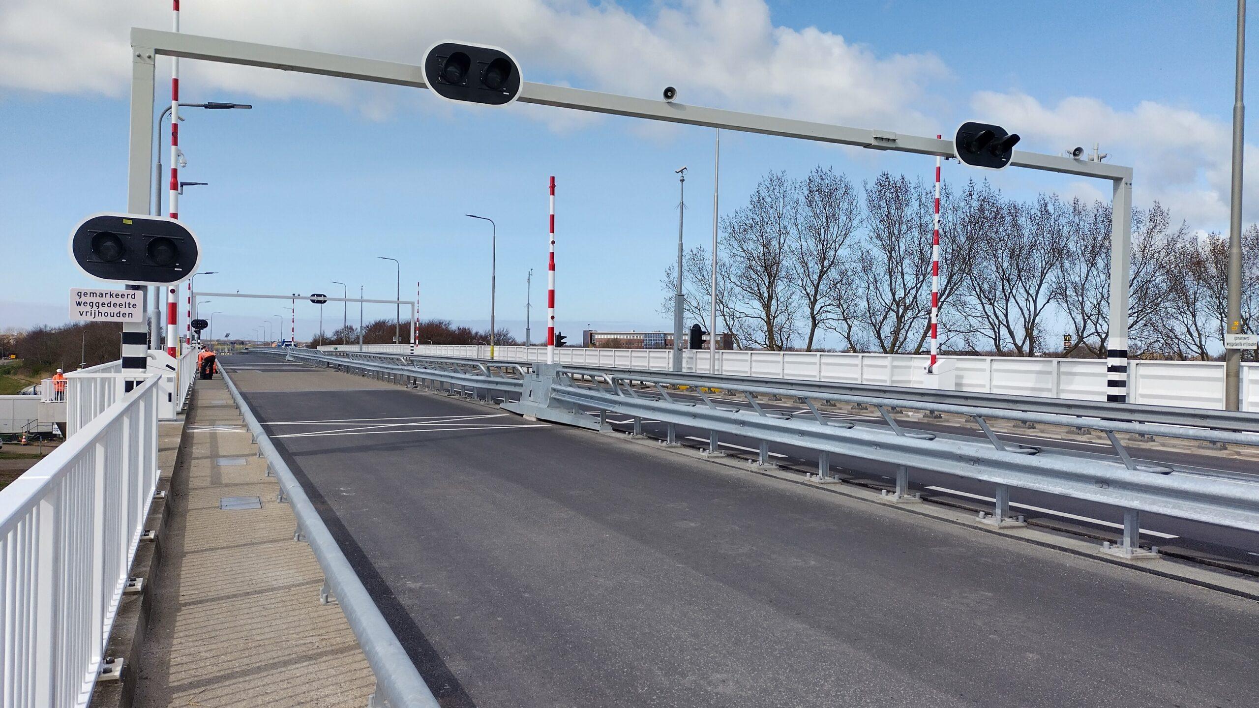 Nachtelijke verkeershinder rond Kooybrug en Balgzandbrug