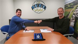 Larbi Loukou nieuwe hoofdtrainer v.v. Succes
