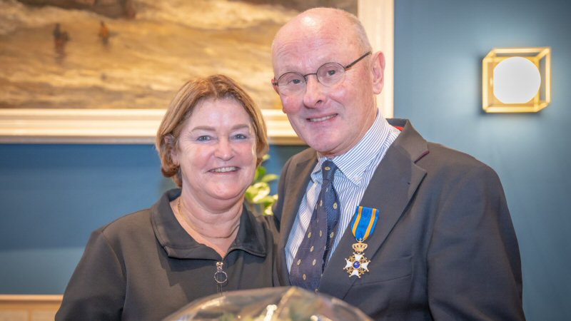 Koninklijke Onderscheiding voor prof. dr. R.A. van Hulst