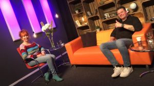 Zanger en tegelzetter Kees Klarenbeek in De Bank