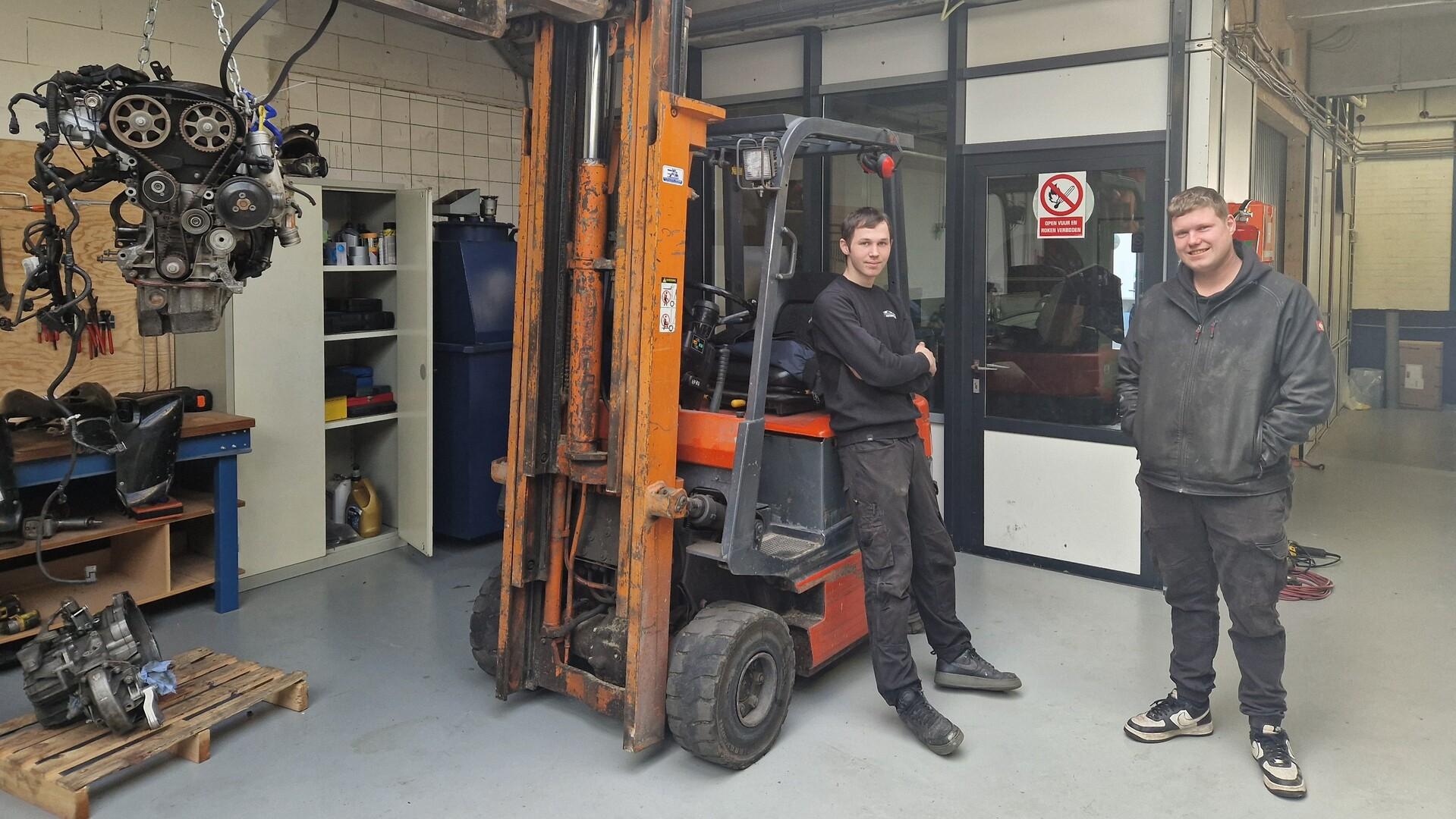 Rody Ekkebus (19) opent eigen garage in Den Helder