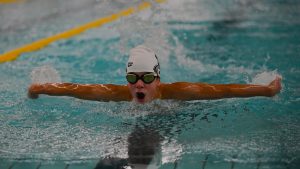 Zeemacht-zwemster Irene van Drimmelen pakt Nederlands record